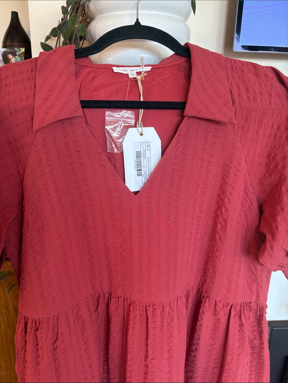 Free the Roses Rust Red Tiered V-Neck Midi Dress with Puff Sleeves - Picture 6 of 7